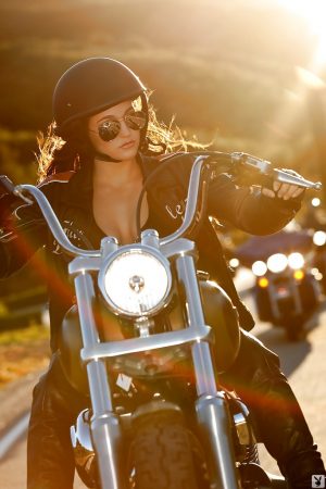 Jaclyn Swedberg motociclista sexy immagine 10 